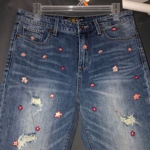 Embroidered flower jeans